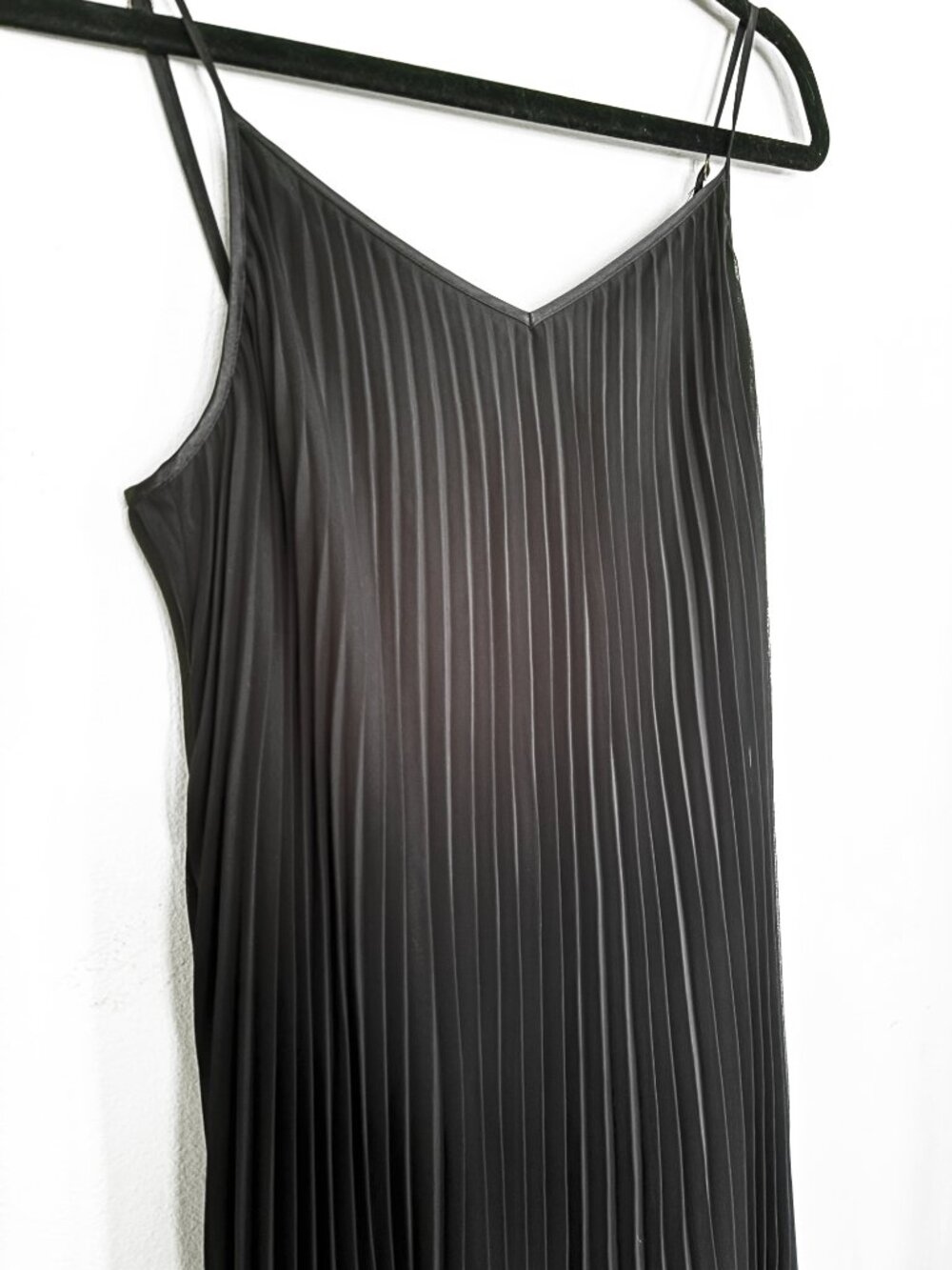 Black Pleated Mini Dress Laundry by Shelli Segal Size 8 EXCELLENT COND. - Picture 2 of 7